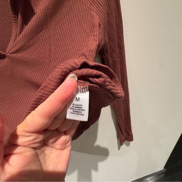 Pac Cares Brown Long Sleeve Top Size Medium - Picture 3 of 4